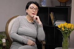 60-летняя Лолита снялась в интервью без мейкапа