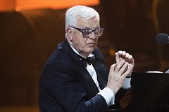 Создатель песни «1 000 000 красных роз» вспомнил о конфликтах с Пугачевой