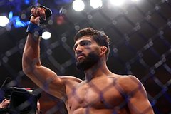 Царукян одержал победу на турнире UFC и получил право на бой с Махачевым