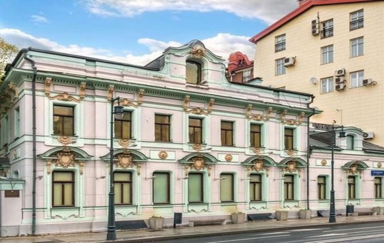 Как выглядят самые дорогие продающиеся в 2024 году особняки Москвы12
