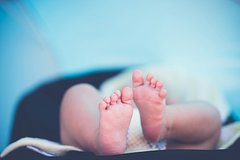 Мама выручила жизнь пережившему остановку сердца новорожденному отпрыску