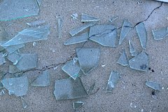 Осколок галлактической станции нежданно свалился на дом и чуть не задел человека