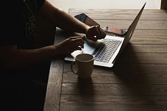 Представителей 5 профессий окрестили самыми частыми пациентами уролога