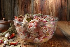 Россиянам окрестили совершенный маринад для шашлыка