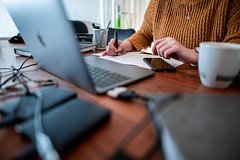 Россияне сознались в желании расслабляться на работе