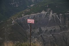В Дагестане «УАЗик» с детками скатился в обрыв