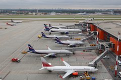 В РФ поручили усилить меры по защите аэропортов от атак дронов
