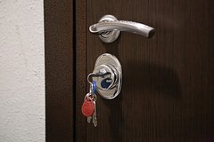 Жалобы жителей России на аммиачные квартиры посчитали безосновательными