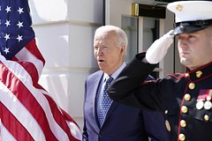 Байден начал искать спеца по мемам