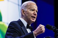 Байден прокомментировал нападение на премьера Словакии Фицо