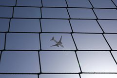 Дюжина человек получила травмы во время турбулентности на рейсе в Европу