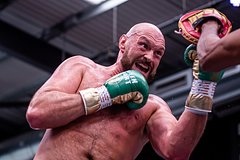 Фьюри спровоцировал кризис во время битвы взглядов с Усиком