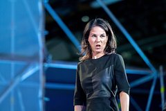 Глава МИД ФРГ раскритиковала вечеринки с зигующей молодежью