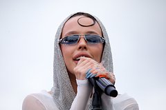 Инстасамка высказалась о скандале с визажистами