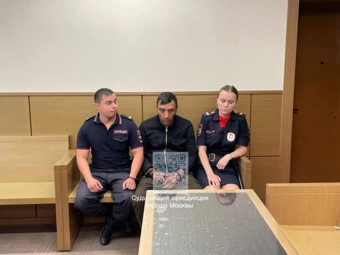 Напавший с ножом на девушку на остановке в Москве выходец из Афганистана арестован (ФОТО, ВИДЕО)