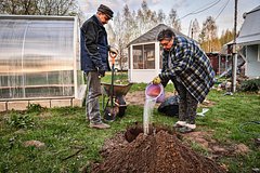 Неких жителей России предостерегли от работы на даче
