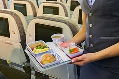 Пассажирка попросила попутчиков не есть один продукт и была снята с рейса