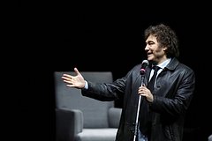 Глава Аргентины назвал премьера Испании посмешищем Европы