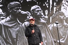 Русский поэт высказался о карьере уехавших из РФ звезд