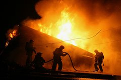 Склад с ГСМ зажегся после удара ВСУ в ЛНР