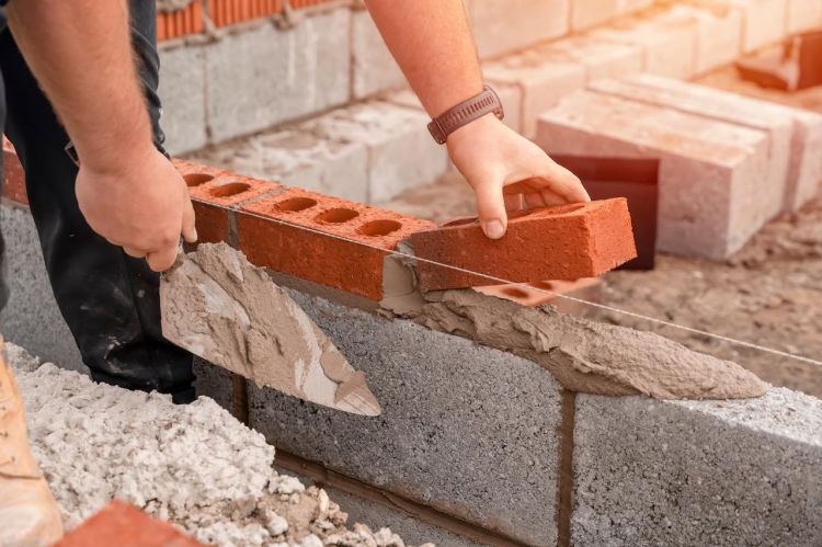 Сколько стоит построить дом из газобетона или кирпича в 2024 году :: Загород :: РБК Недвижимость1