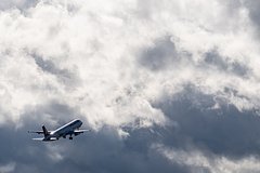 Бортпроводница сломала позвоночник во время турбулентности на рейсе из Стамбула