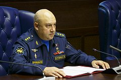 Суровикина сняли на видео в самолете на фоне слухов о возвращении в Россию. Что об этом поведали в его окружении?