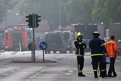 Тушение огня на оборонном заводе в Берлине возобновили на 2-ой день пожара