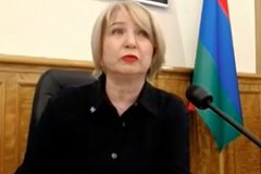 В РФ депутат забыла о включенном микрофоне и обидела даму на заседании