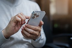 В РФ выпустили iPhone к 9 Мая за 589 тысяч руб.