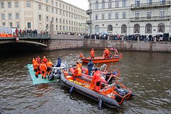 В Санкт-Петербурге утоп пассажирский автобус
