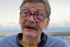 Звезда телесериала «Кухня» взволновал фанатов наружным видом после резкого похудения