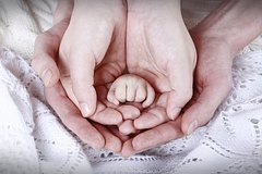 63-летняя девушка родила здорового малыша и стала наистарейшей мамой Италии