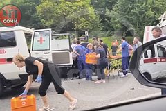 Автобус с туристами из РФ попал в серьезное ДТП в курортной стране