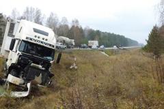 Большегруз «Монетки» попал в ДТП на Серовском тракте