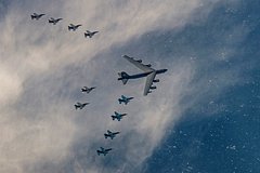 Бомбовоз США отработал ядерные удары по Калининграду