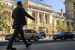 Банк решил в 4-й раз не поменять ставку