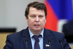 Депутат Госдумы отказался поздравлять жителей России с Днем РФ