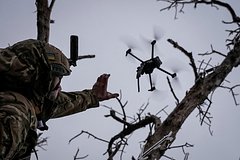 Дрон-камикадзе ВСУ стукнул по легковому автомобилю в русском регионе
