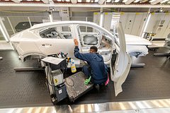 Европейский автопроизводитель перенесет пр-во электрокаров из Китая