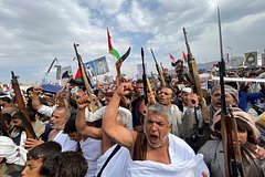 Хуситы потопили украинское судно в Аденском заливе
