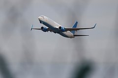 Канада ввела ограничения против главной экономной авиакомпании РФ