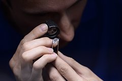 Самый большой добытчик предложил меры по контролю за бриллиантами из РФ