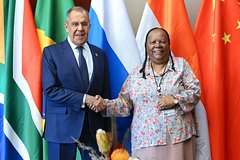 Лавров повстречался с главой МИД ЮАР