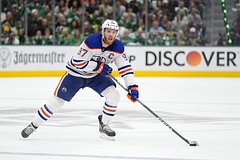 «Макдоналдс» переименуется в честь игрока НХЛ при одном условии