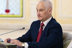 Новый министр обороны РФ повстречался с военкорами