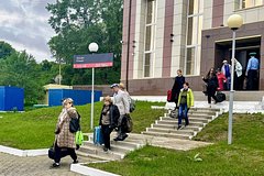 1-ый после перерыва поезд с русскими туристами отправился в Северную Корею