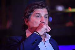 Известный ведущий поведал о заработке нескольких миллионов руб. за вечер