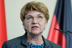 Глава Швейцарии назвала невообразимой идею переговоров по Украине без роли РФ