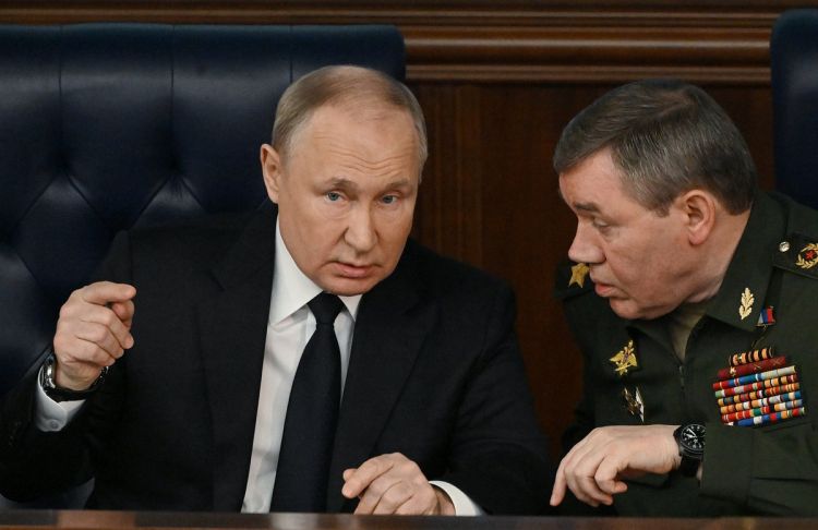 Путин провел совещание с Белоусовым и Герасимовым